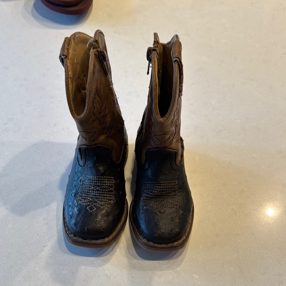 Roper Brown and Black Leather Boots Rugged and Durable